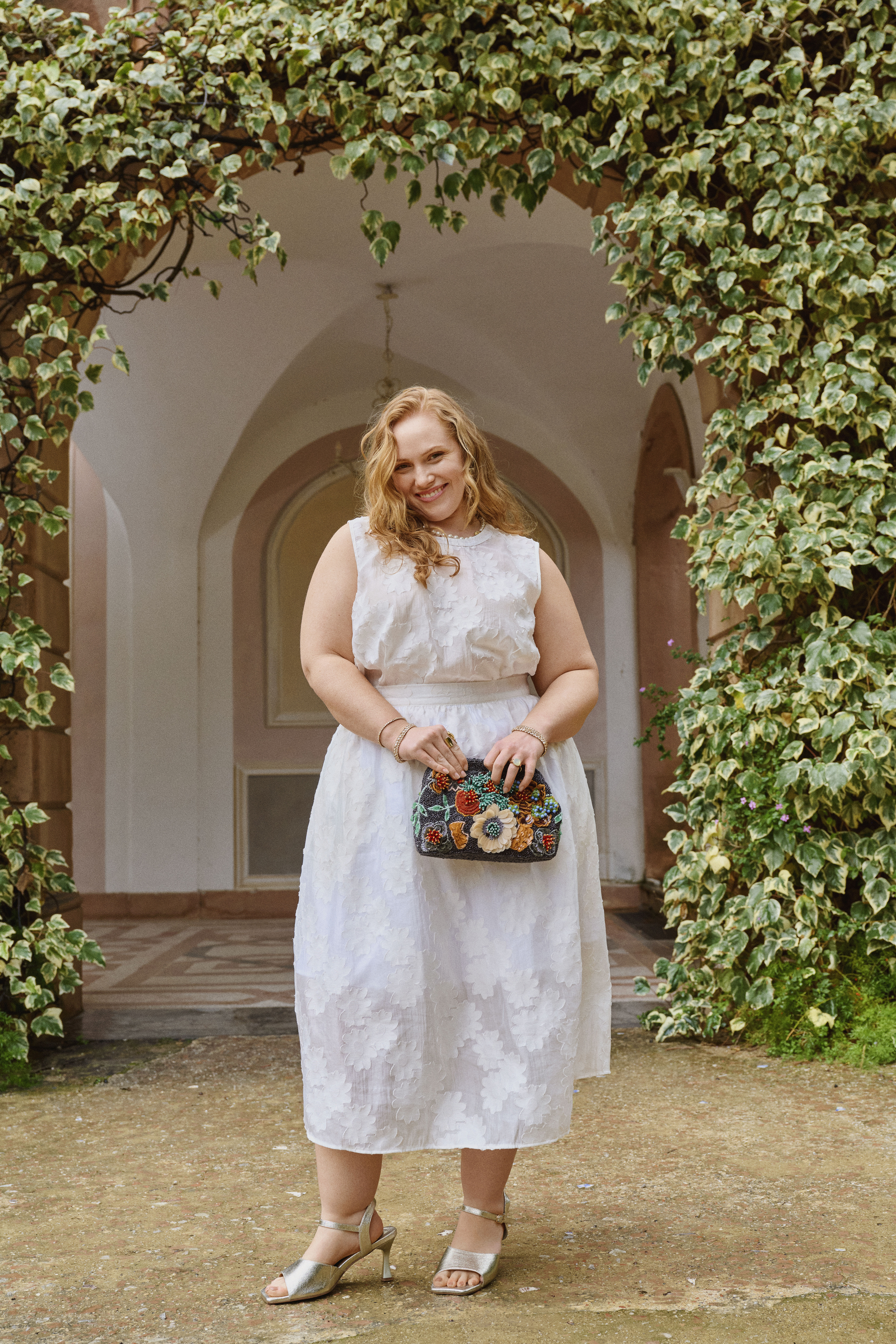 Zizzi Hvidt blomstret s&aelig;t, , Model