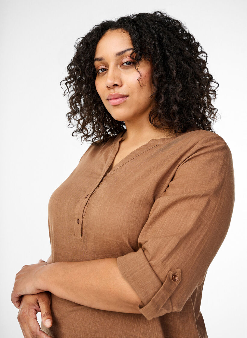 Skjortebluse i bomuld med v-udskæring, Coca Mocha, Model image number 2