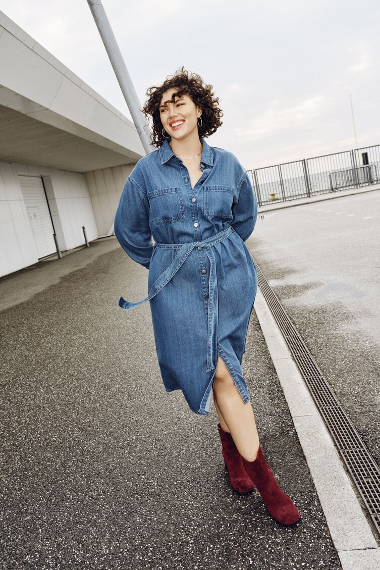 Denimkjole med bindeb&aring;nd, , Model