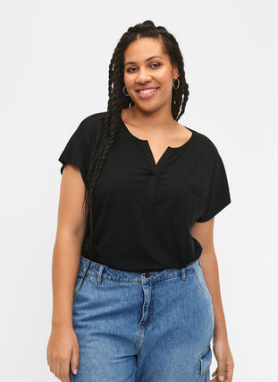 T-shirt med v-hals og brystlomme, Black, Model image number 0