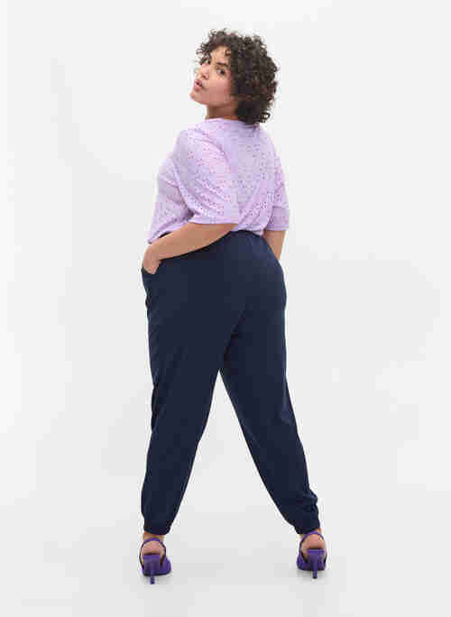 Bukser med lommer og elastikkant 