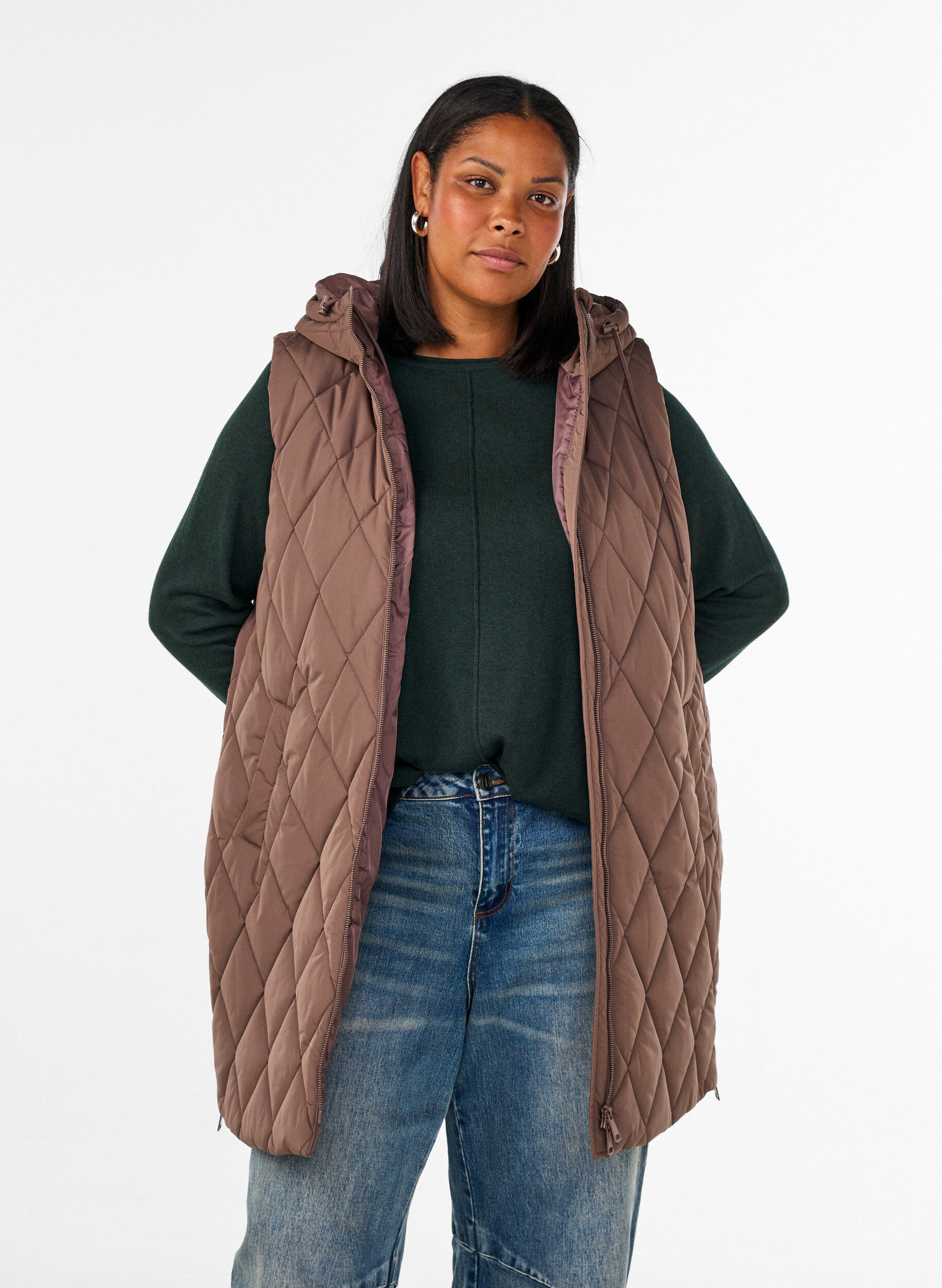 ZizziMellemlang quiltet vest med h&aelig;tte, Brun, Model image number 0