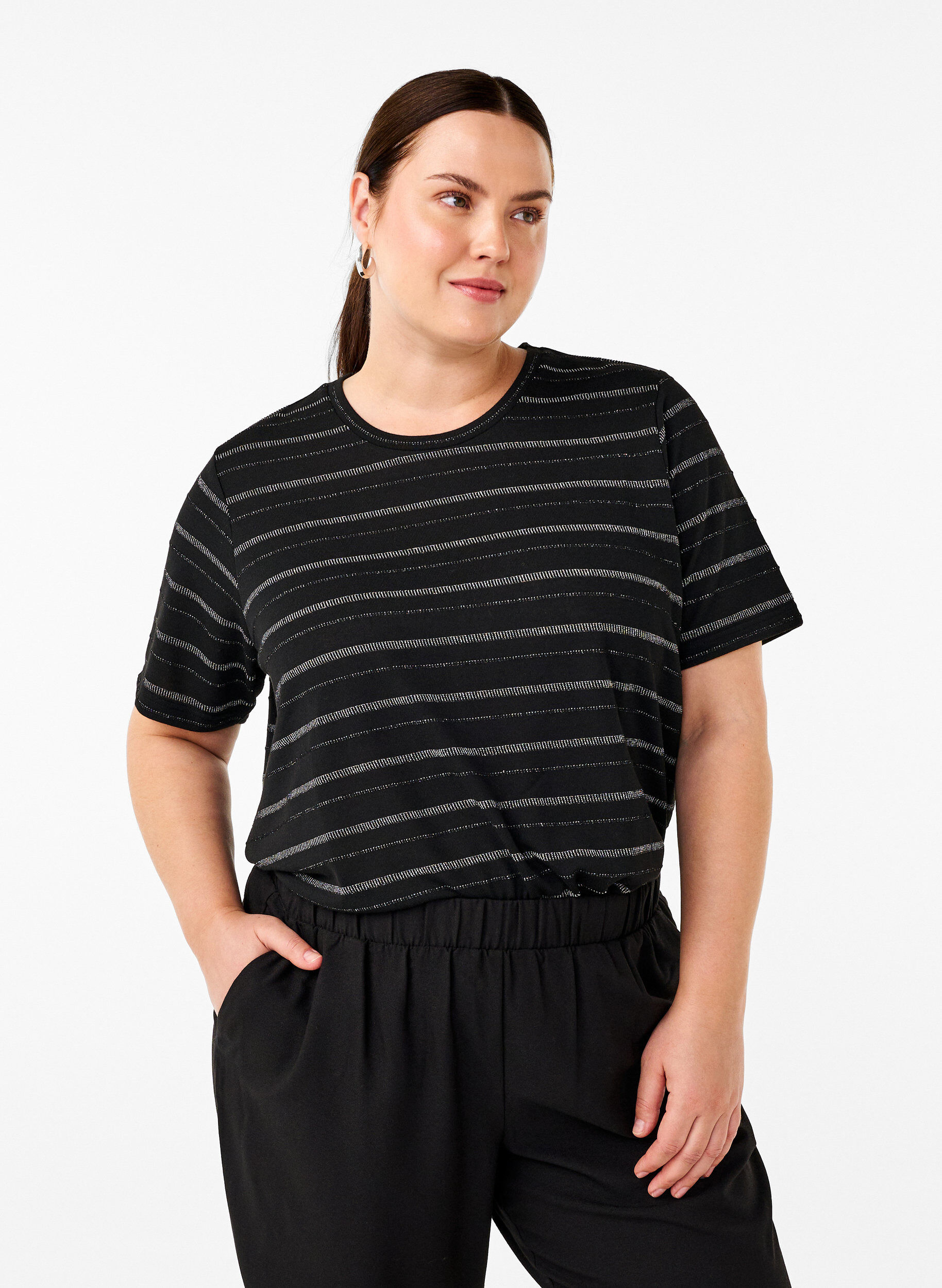 Zizzi T-shirt med s&oslash;lv glimmer, Black w. Silver, Model image number 0