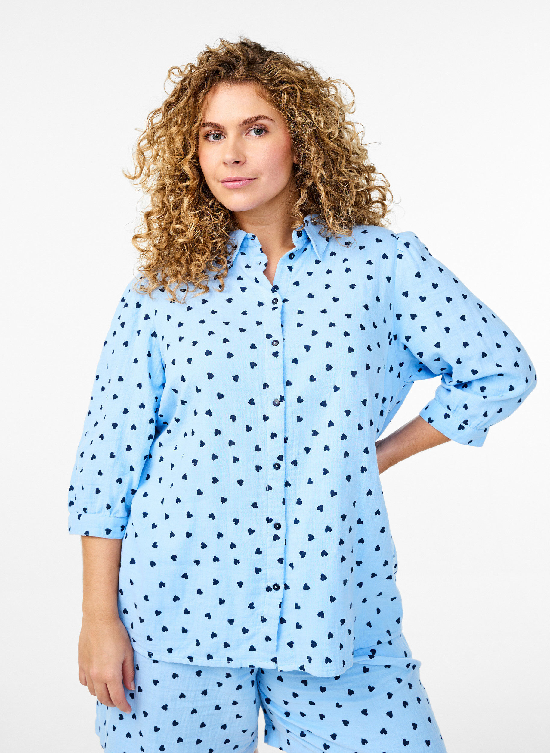 Zizzi Skjortebluse med 3/4 &aelig;rmer, Bl&aring;, Model image number 0