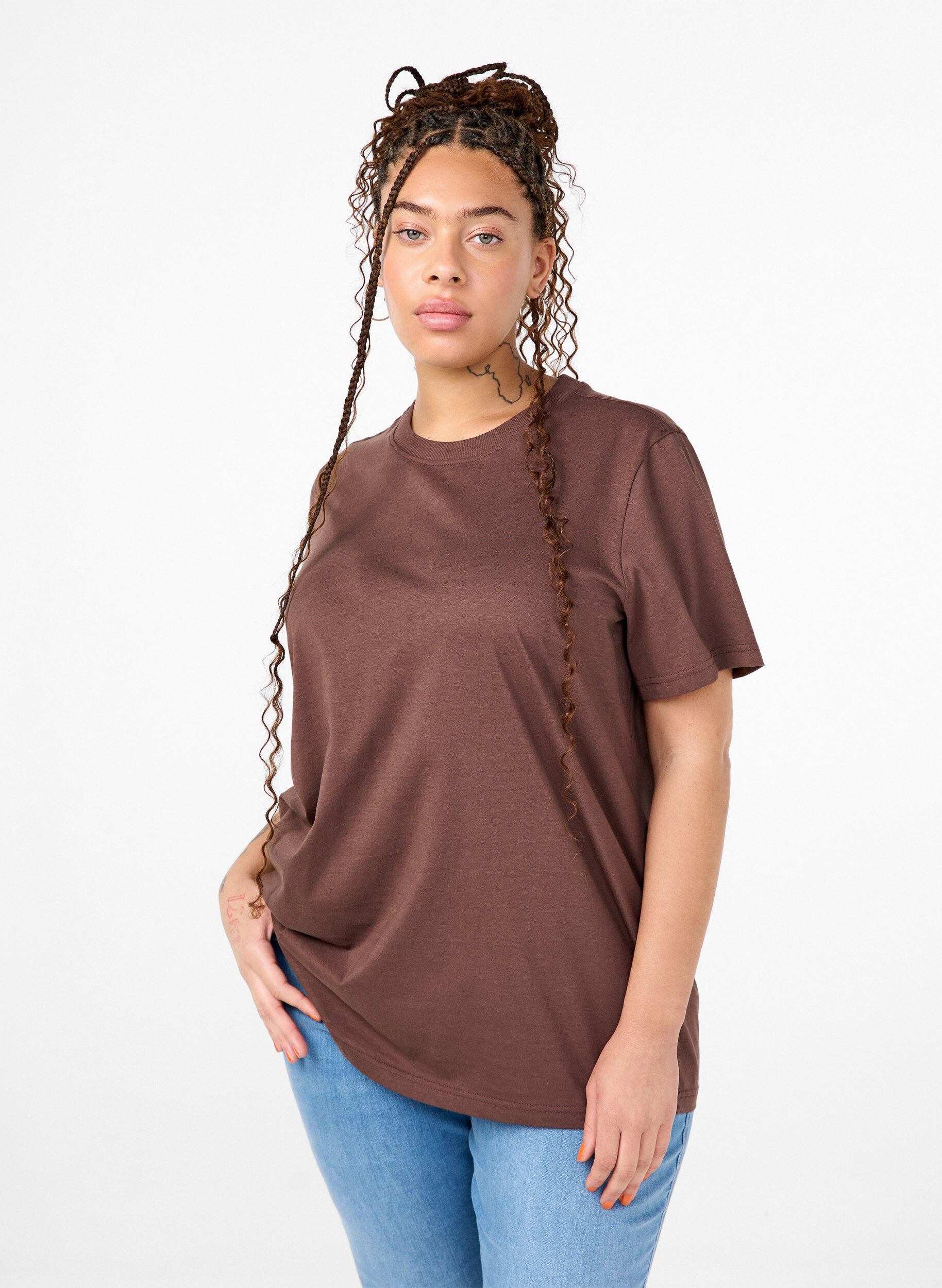 Zizzi Basis t-shirt i bomuld med rund hals , Brun, Model image number 0