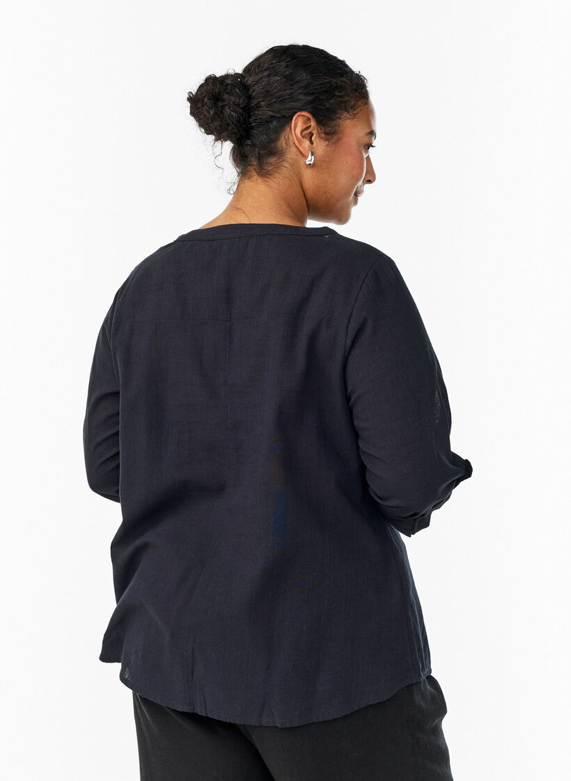 Skjortebluse i bomuld med V-udsk&aelig;ring, Sort, Model image number 2