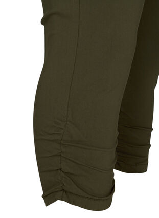 Ensfarvet capri jeans i viskosemix, Olive Night, Packshot image number 3