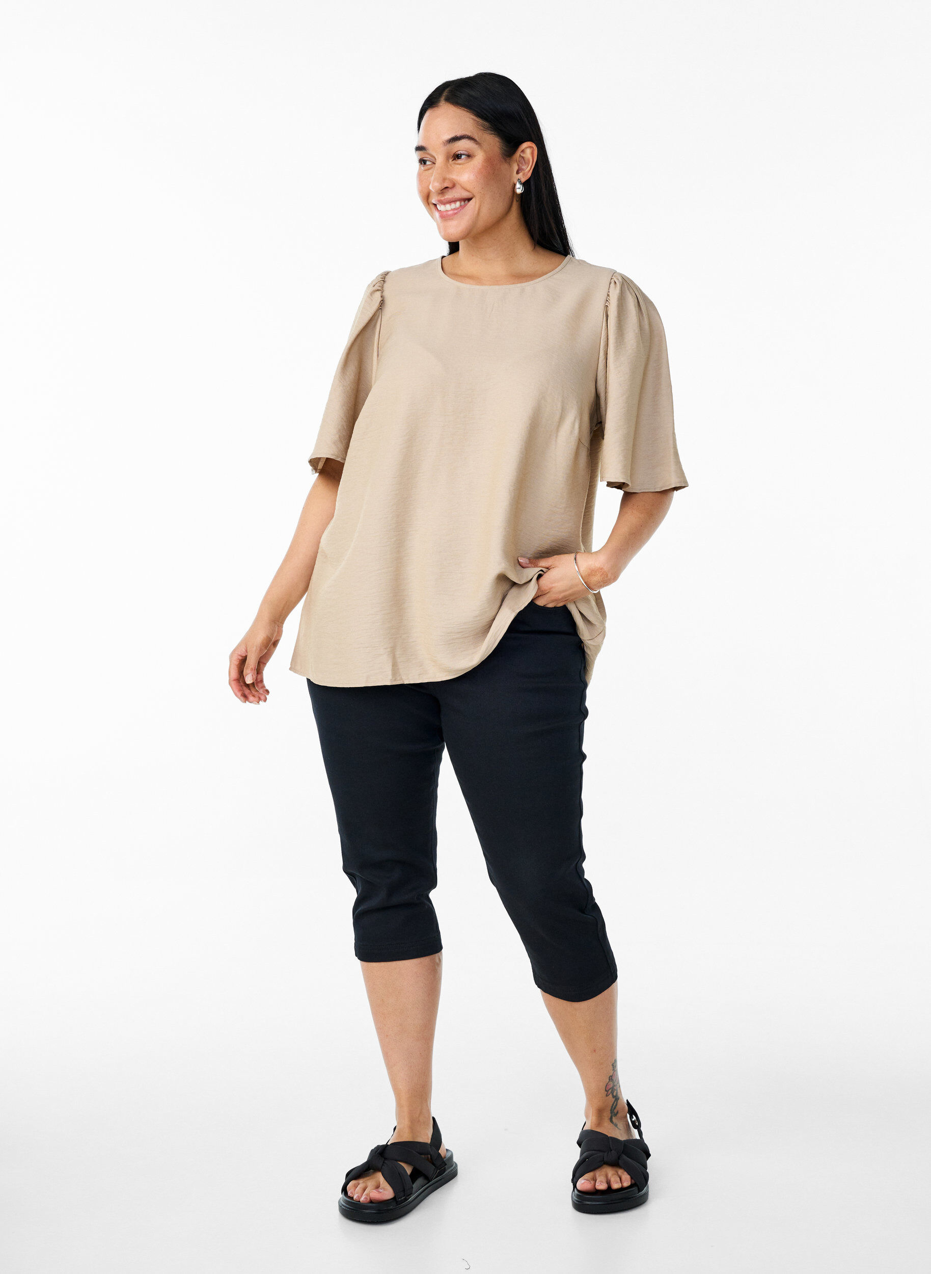 Zizzi Bluse med korte, vide &aelig;rmer, Beige, Model image number 1