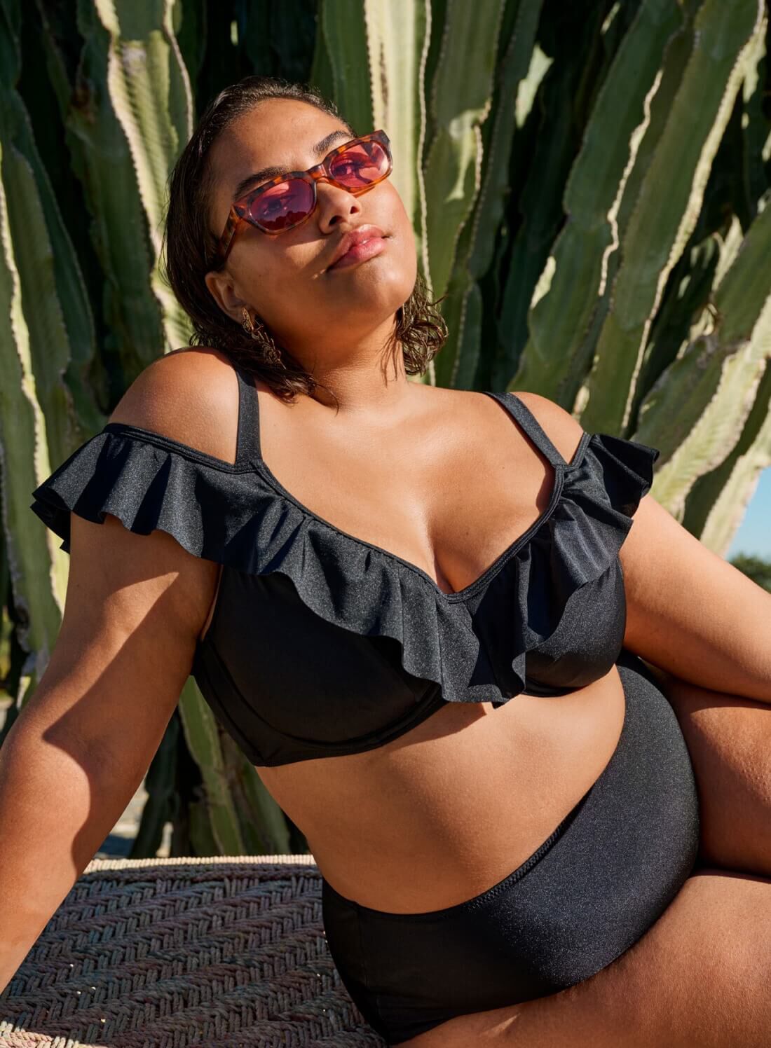 Bikinitop med fl&aelig;ser, , Model