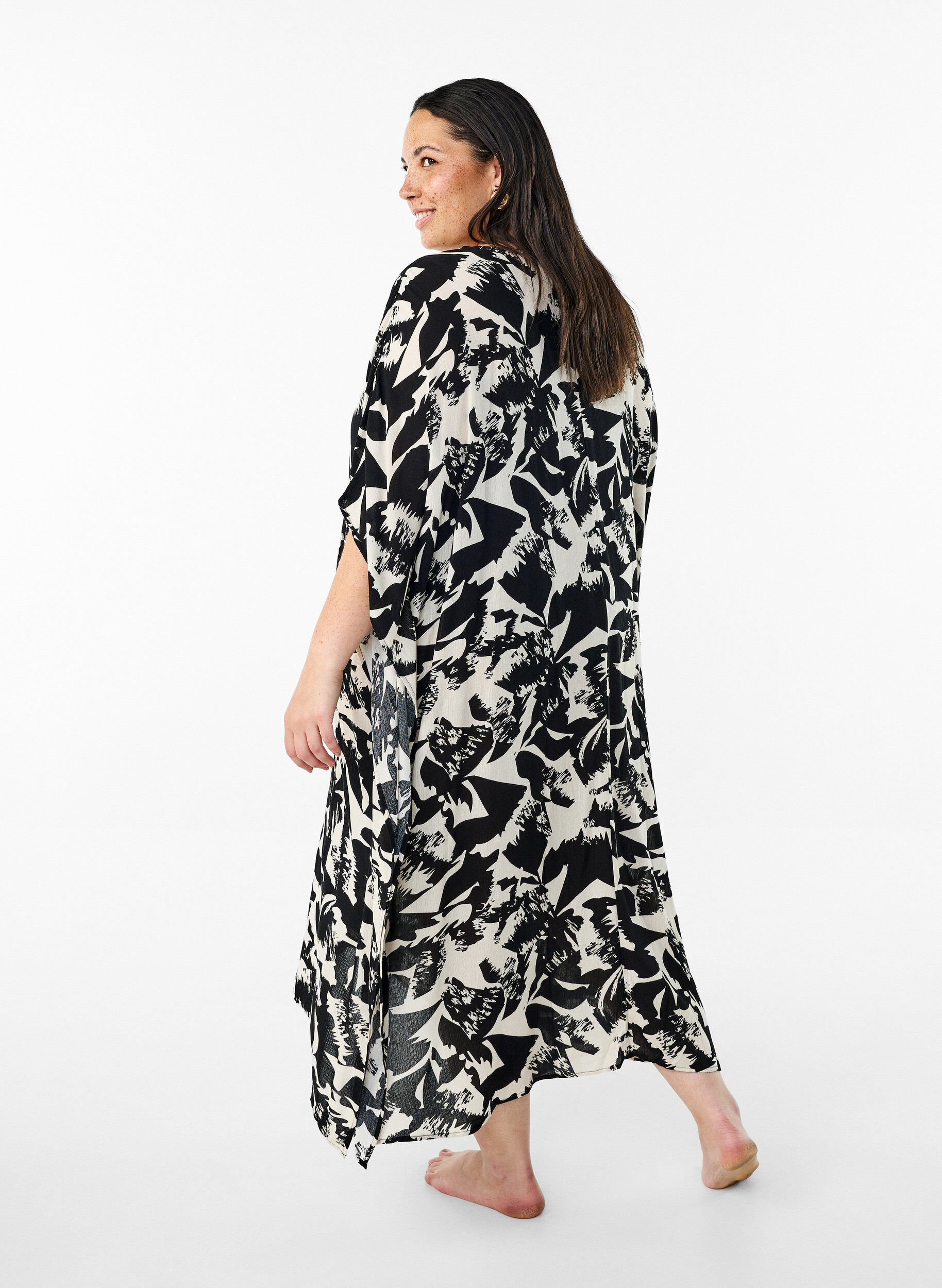 Zizzi Kaftan strandkjole med knapper, Beige, Model image number 1