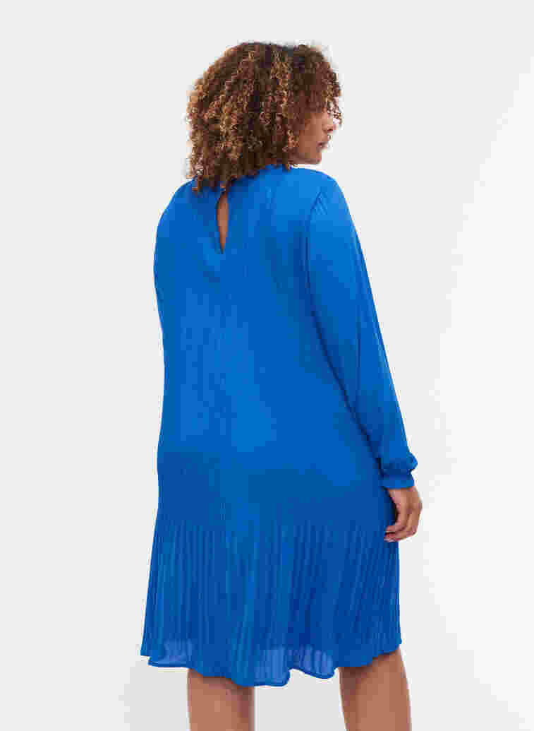 Langærmet plissékjole med flæser, Dazzling Blue, Model image number 1