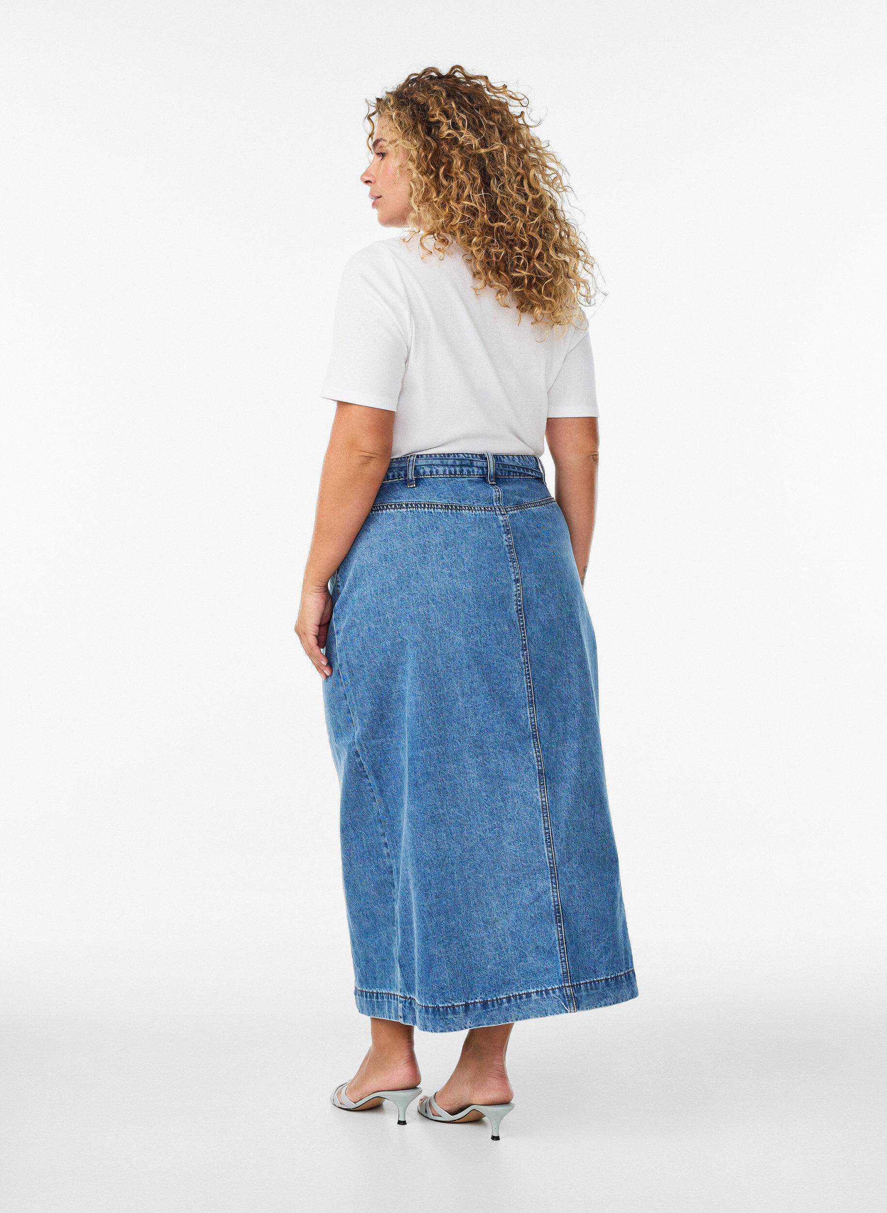 Zizzi Denim maxinederdel med bindeb&aring;nd, Bl&aring;, Model image number 1
