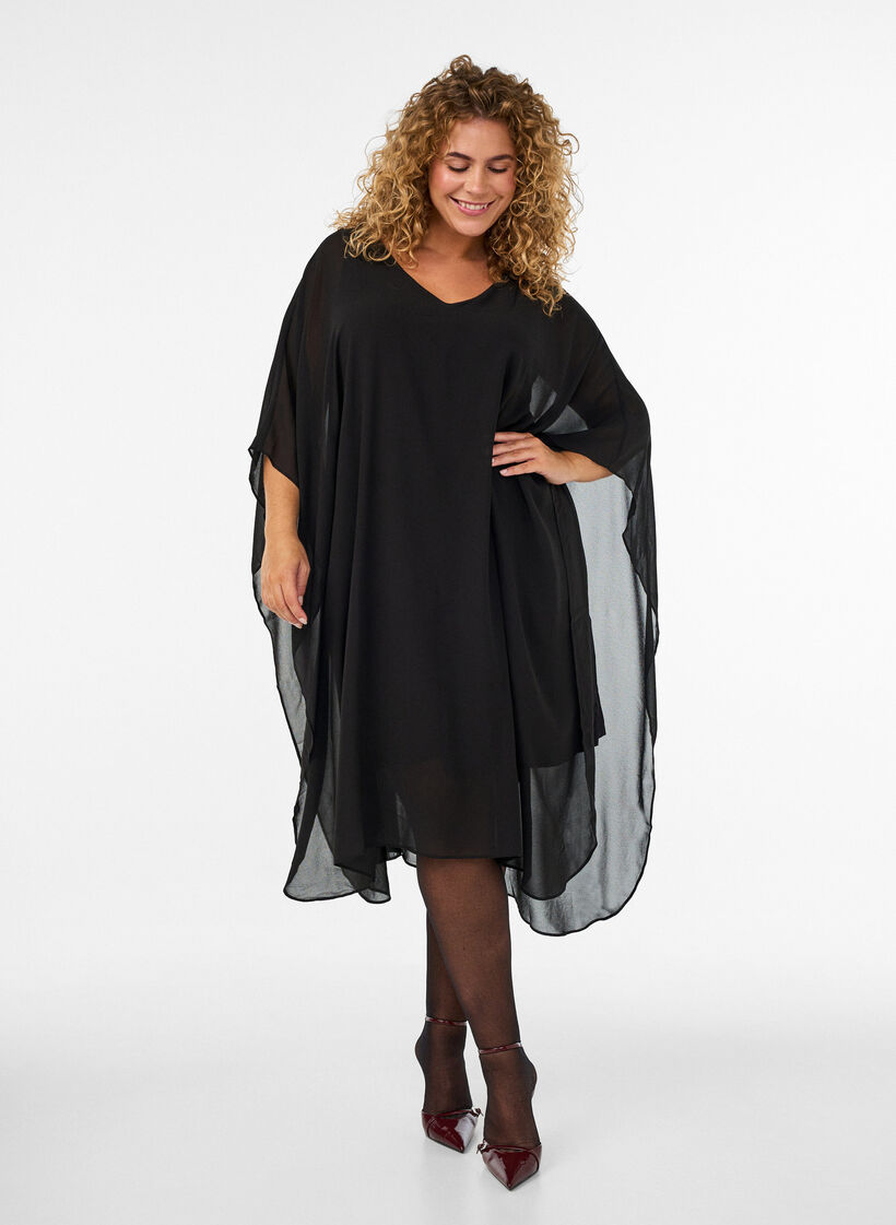 Kort chiffonkjole med V-udsk&aelig;ring, Sort, Model image number 0