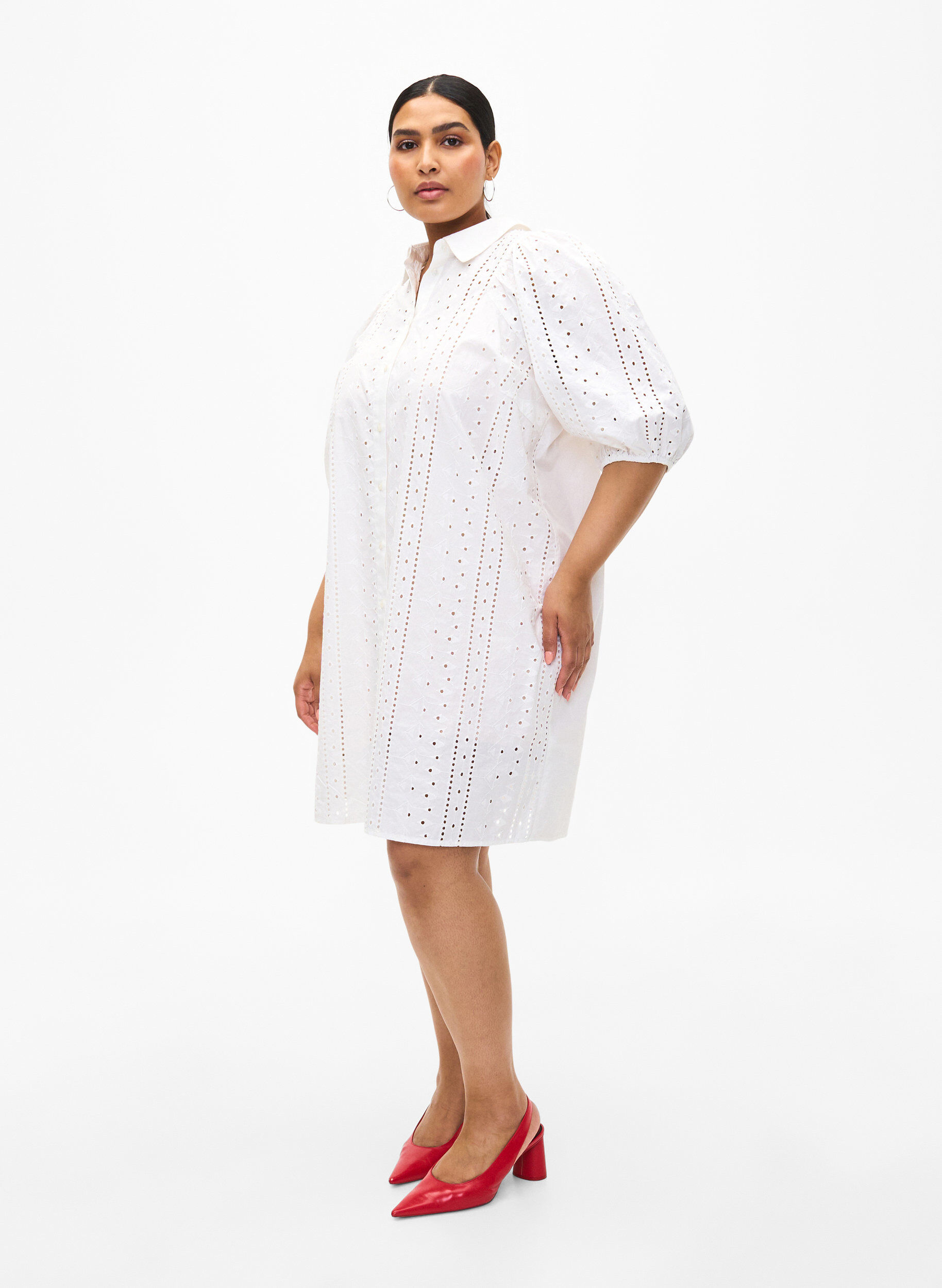 Zizzi Skjortekjole i bomuld med broderi anglaise, Off White, Model image number 2