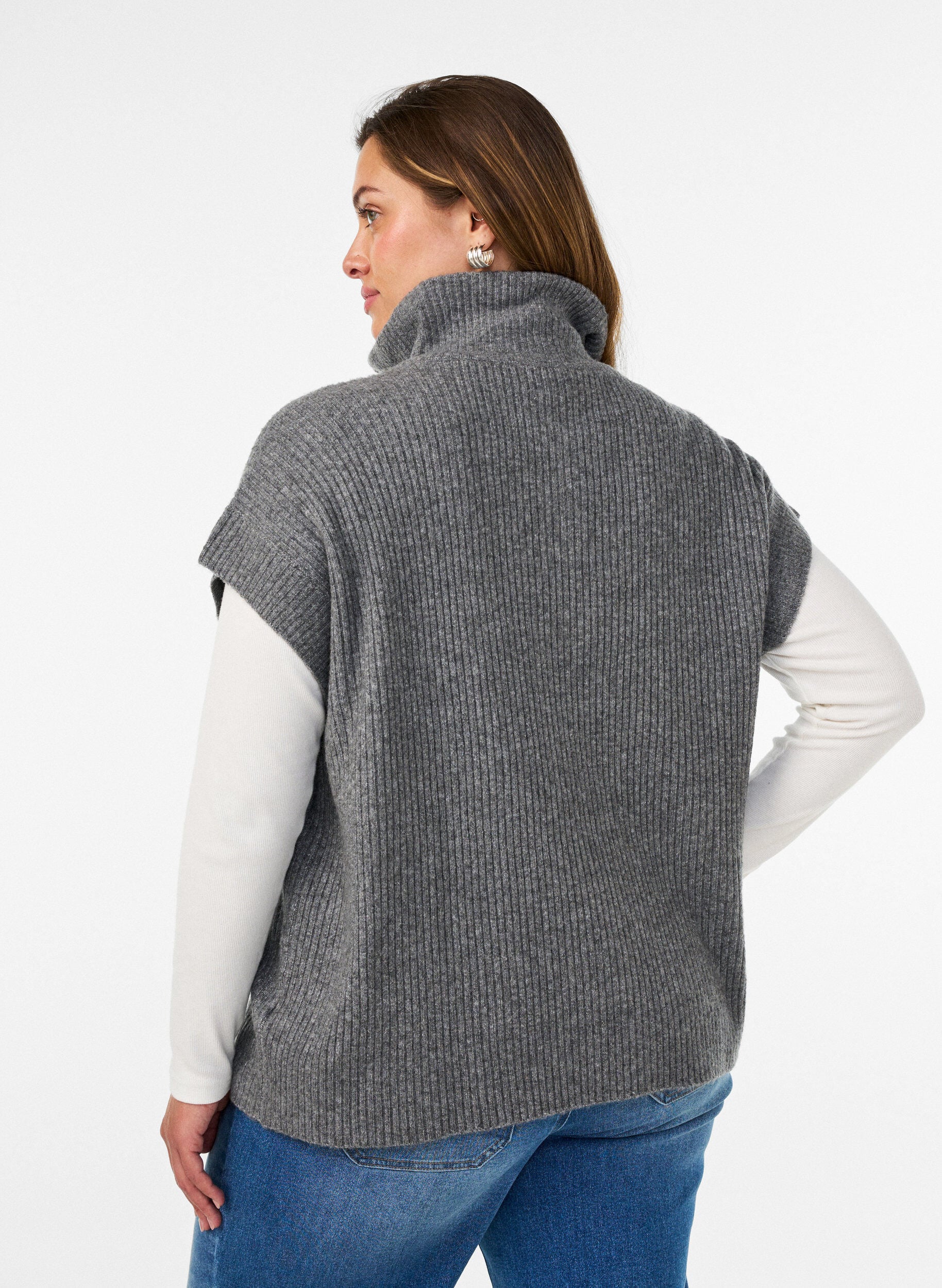 ZizziStrikvest med h&oslash;j krave og kort lynl&aring;s, Gr&aring;, Model image number 2