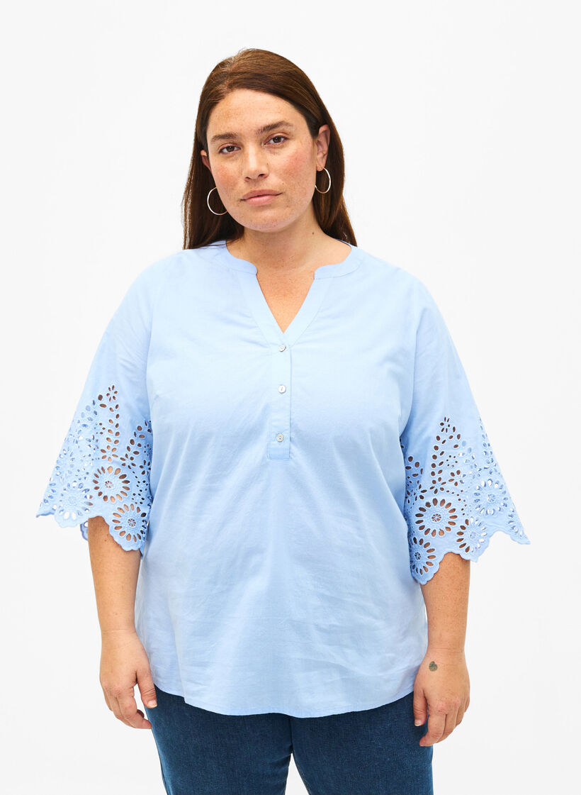 Skjortebluse med broderi anglaise og 3/4 ærmer , Serenity, Model image number 0