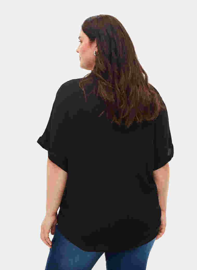 Kortærmet viskose skjorte med v-udskæring, Black, Model image number 1