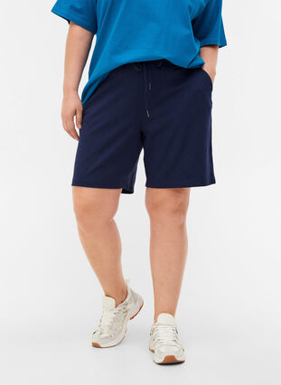 Ensfarvede shorts med lommer, Navy Blazer, Model image number 2