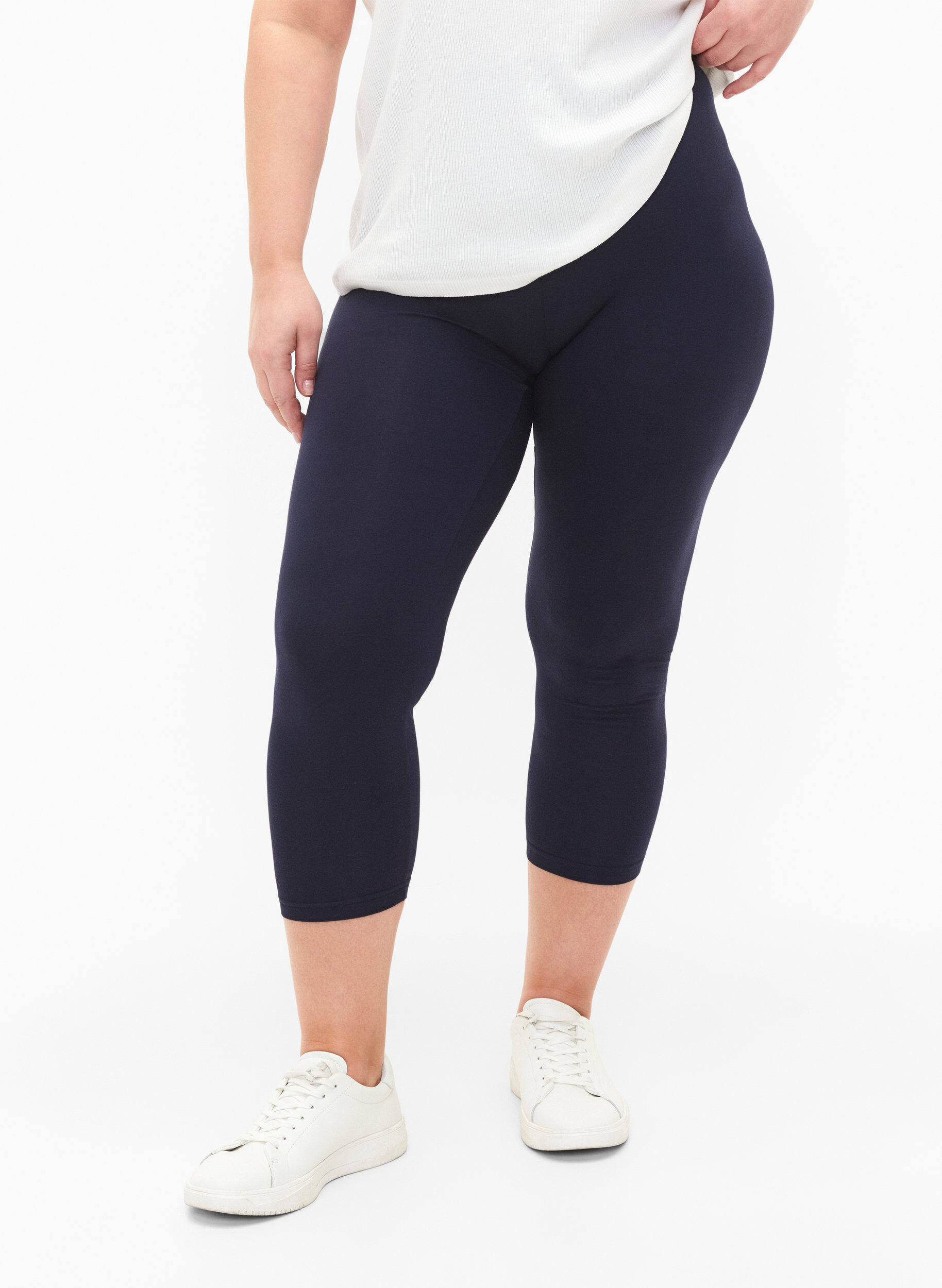 Basis 3/4 leggings i viskose, Bl&aring;, Model