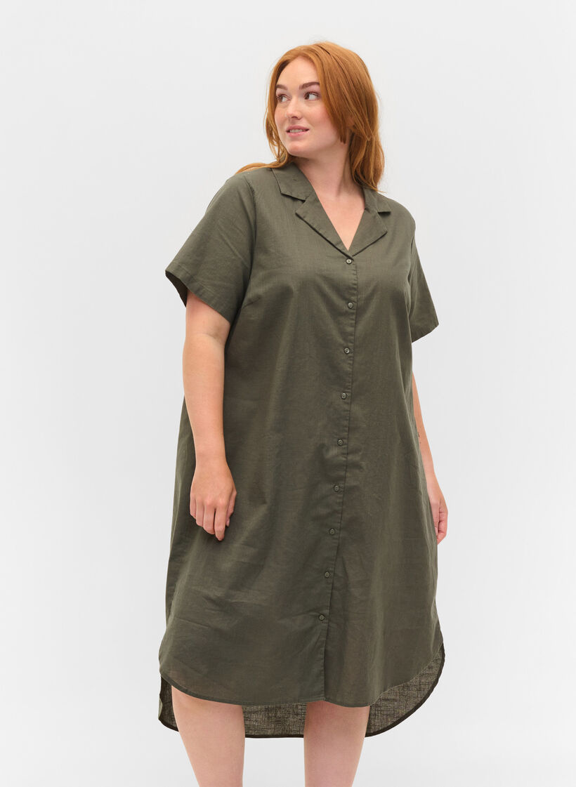 Lang bomuldsskjorte med korte ærmer, Dusty Olive, Model