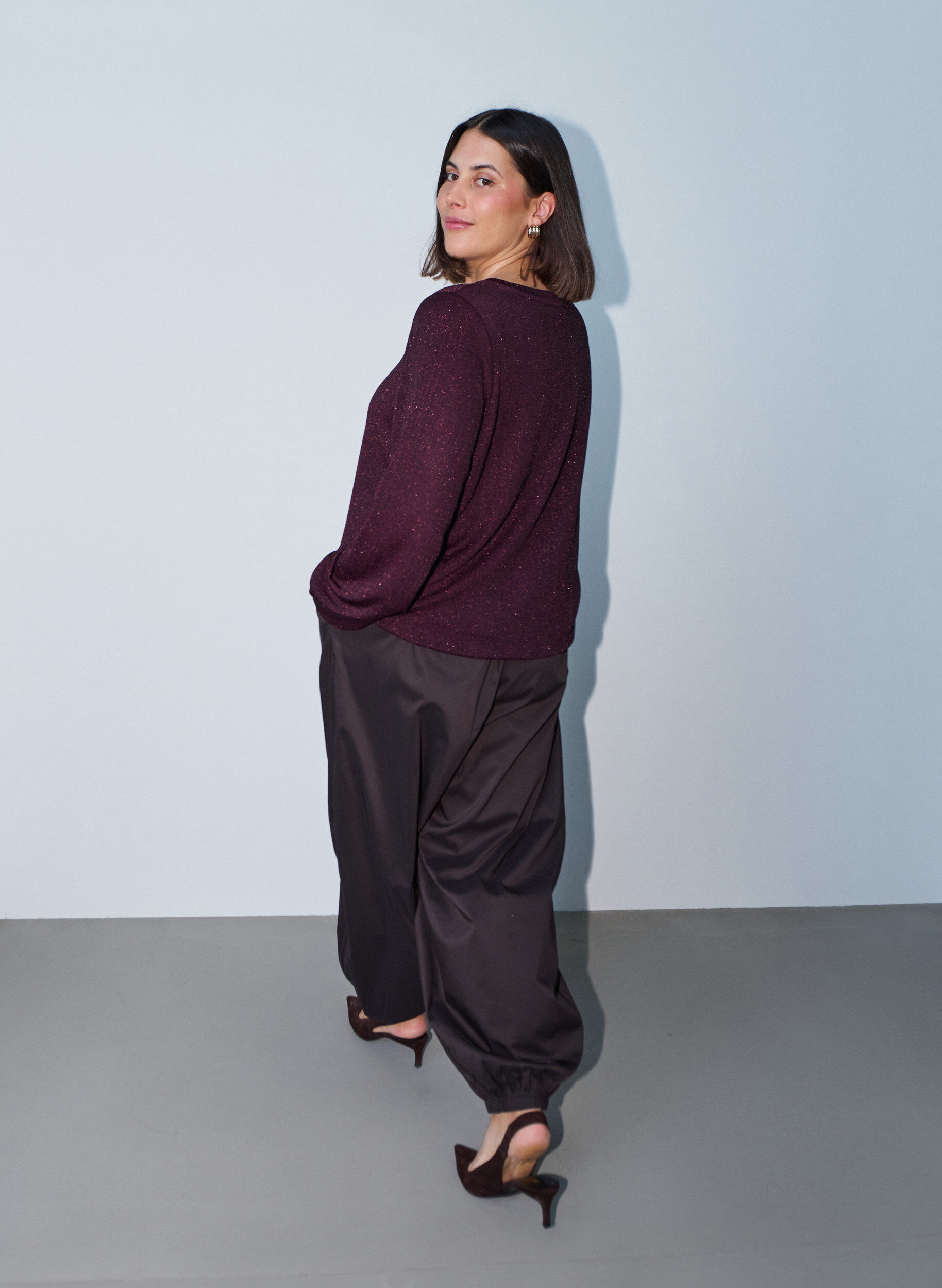 ZizziBluse med lodret struktur og glittertr&aring;d, R&oslash;d, Model image number 2