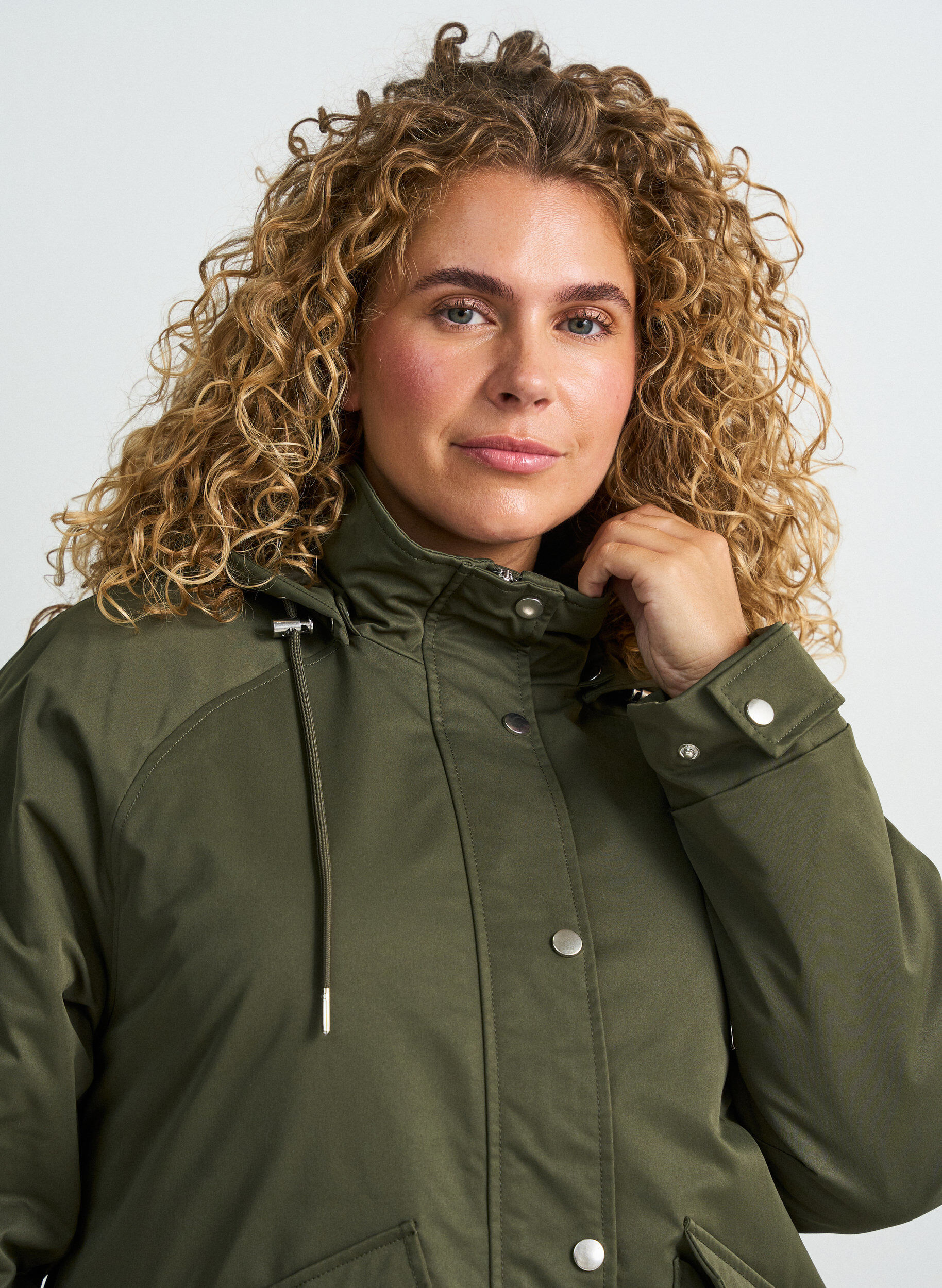 ZizziVatteret parka med aftagelig h&aelig;tte, Gr&oslash;n, Model image number 3