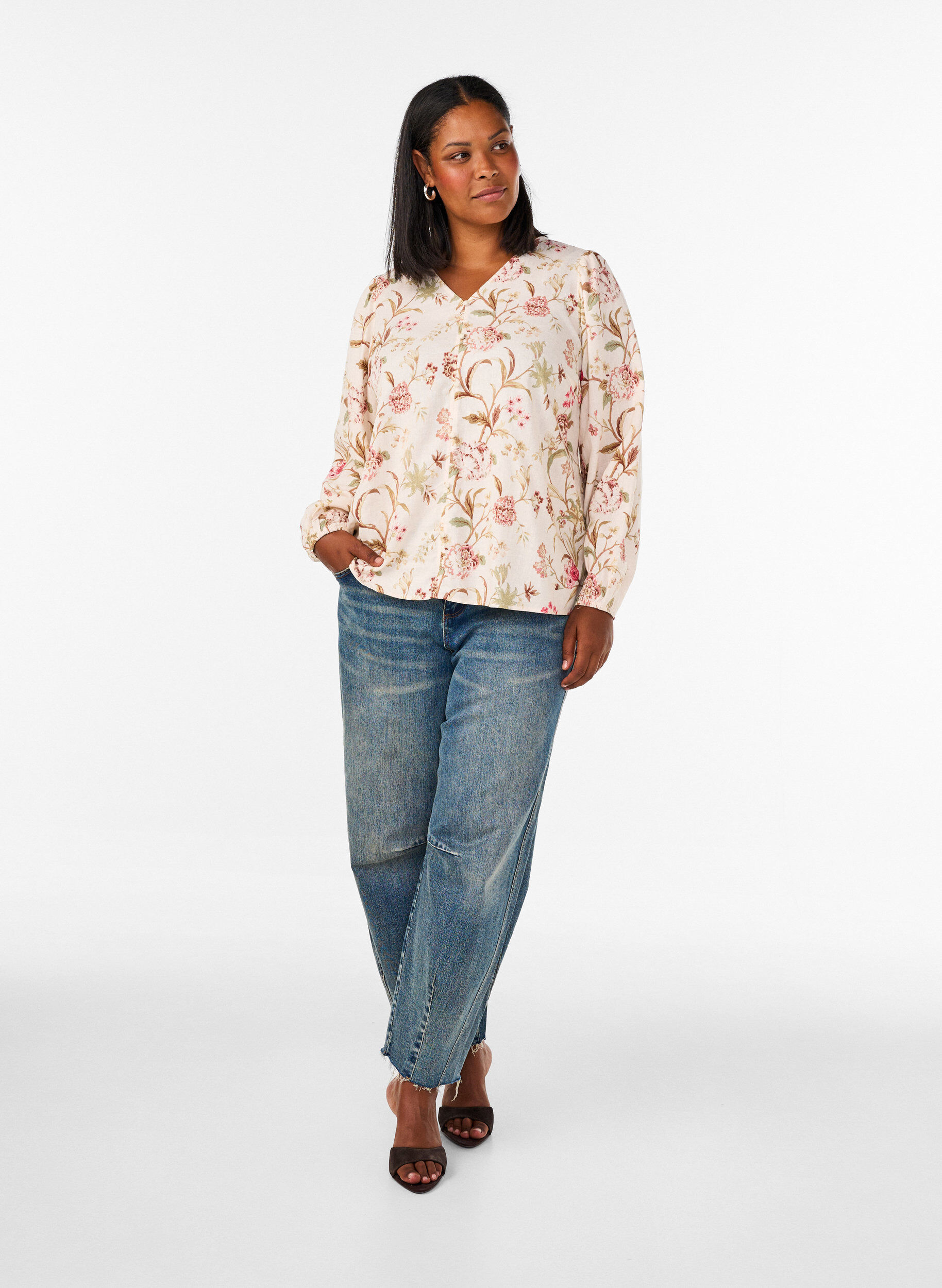ZizziBlomstret bluse i h&oslash;r og viskose med lange &aelig;rmer, Vanilla, Model image number 1