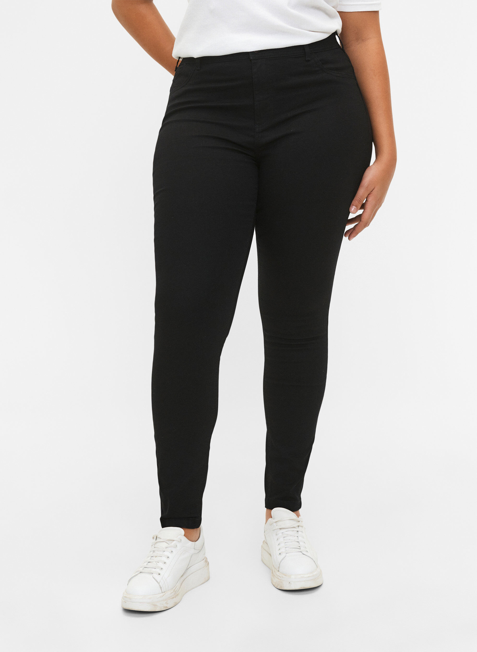 Zizzi Super slim Amy jeans med h&oslash;j talje, Sort, Model image number 3
