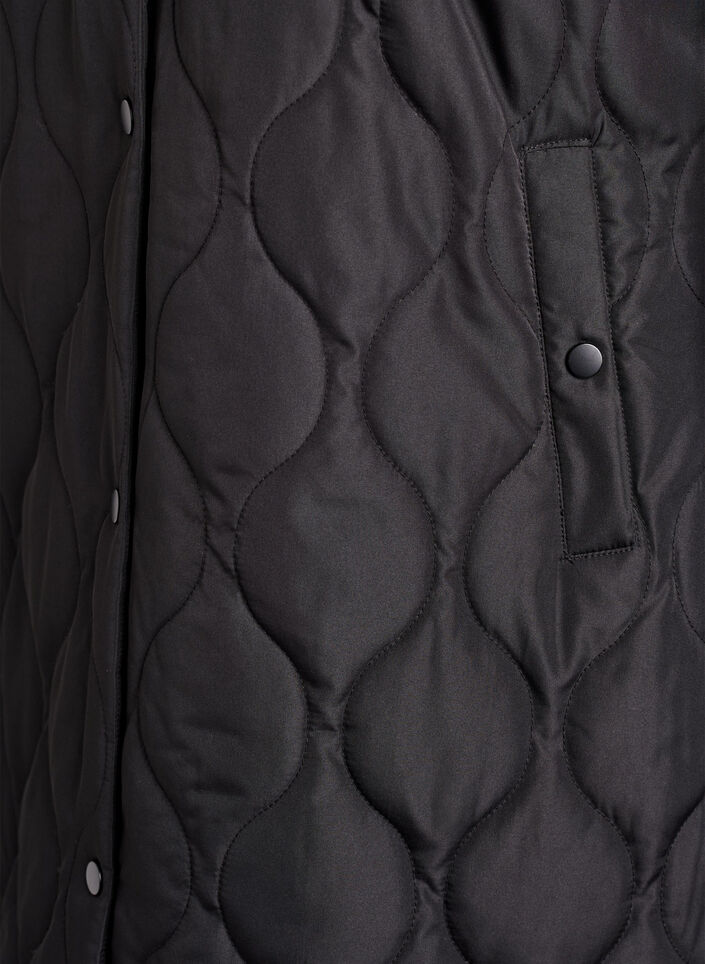 Mellemlang quiltet jakke med h&aelig;tte, Sort, Packshot image number 3