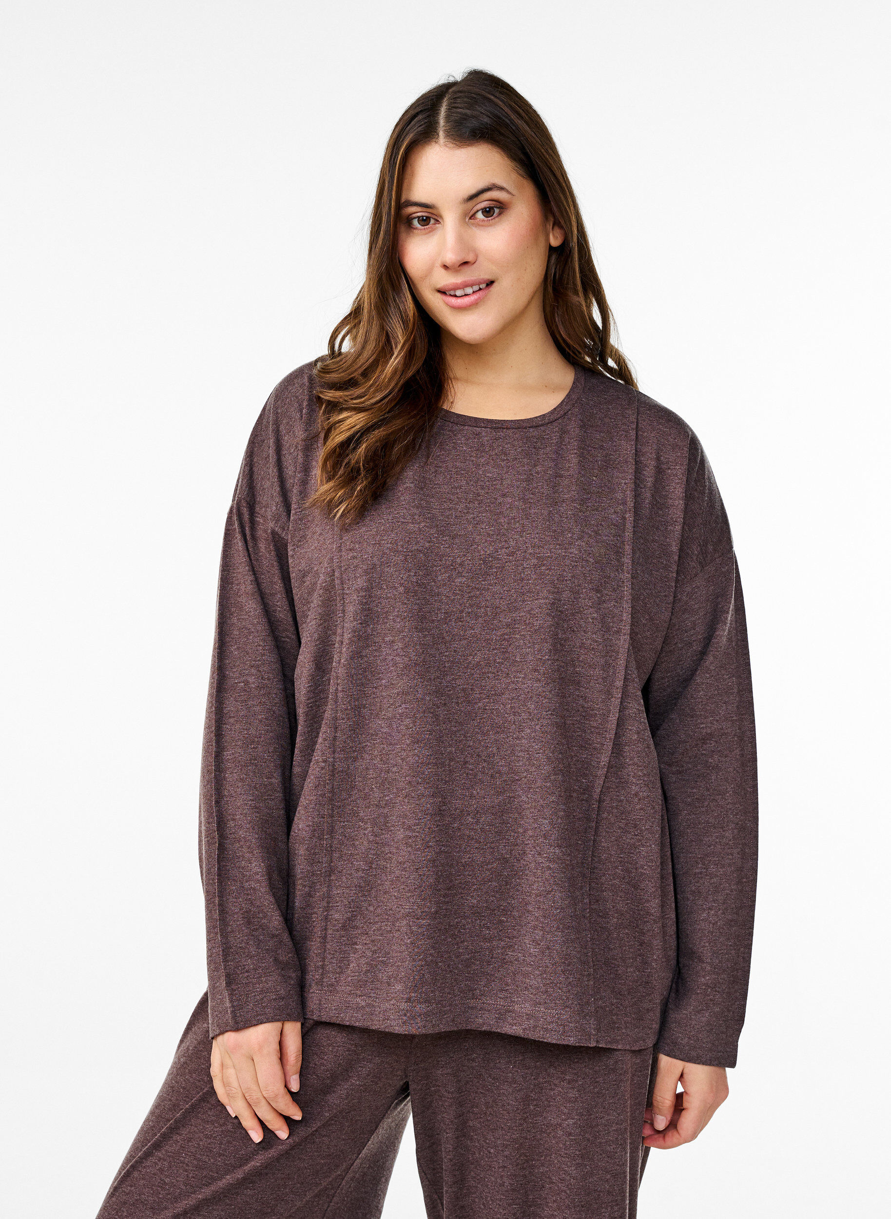 Zizzi L&oslash;s jerseybluse med s&oslash;mdetaljer, Brun, Model image number 0