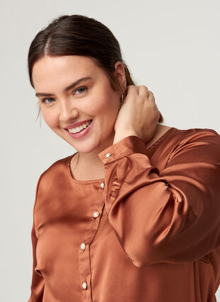 Langærmet bluse med feminine knapper, Russet, Model image number 2