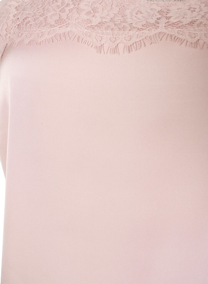 Lang satintop med blondekanter, Lyser&oslash;d, Packshot image number 2