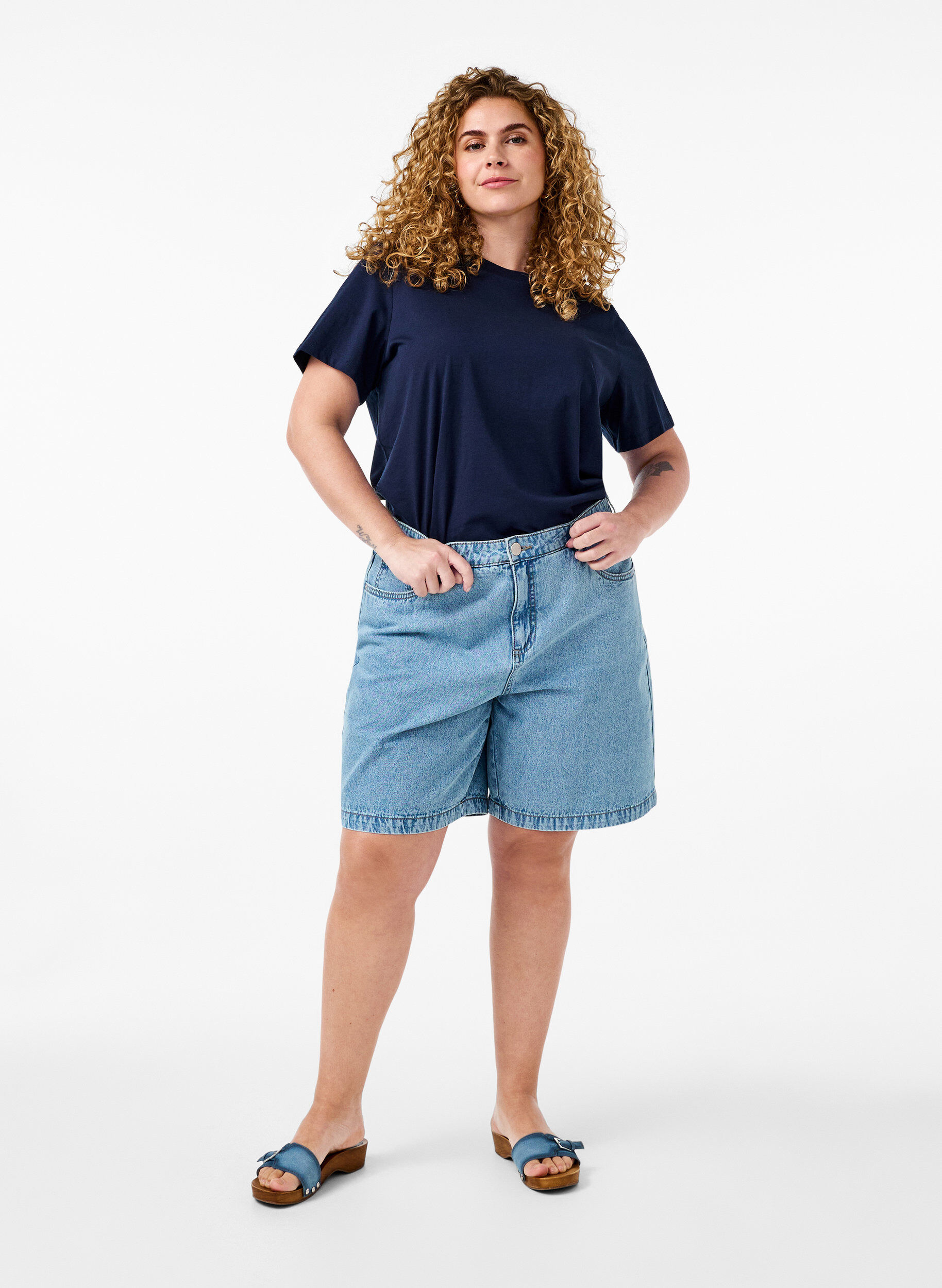 ZizziBasis t-shirt i bomuld med rund hals , Bl&aring;, Model image number 1
