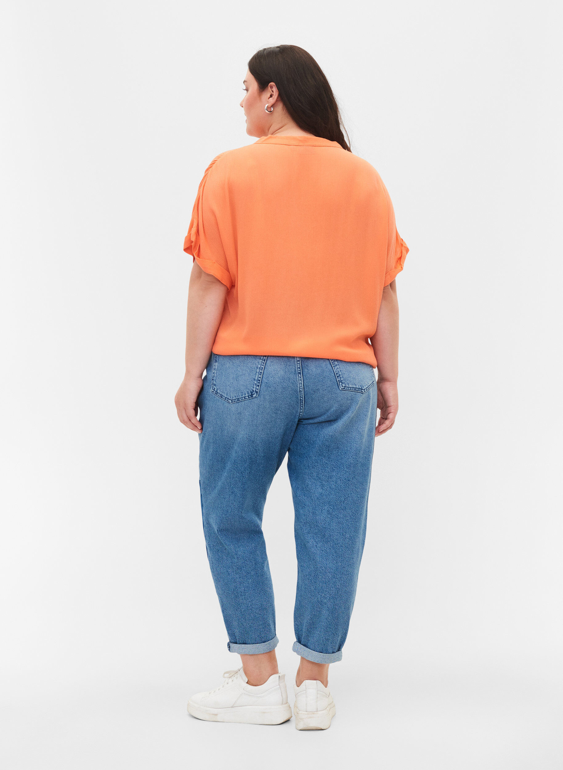 Zizzi Mille mom fit jeans med color-block , Blue Denim Comb, Model image number 1