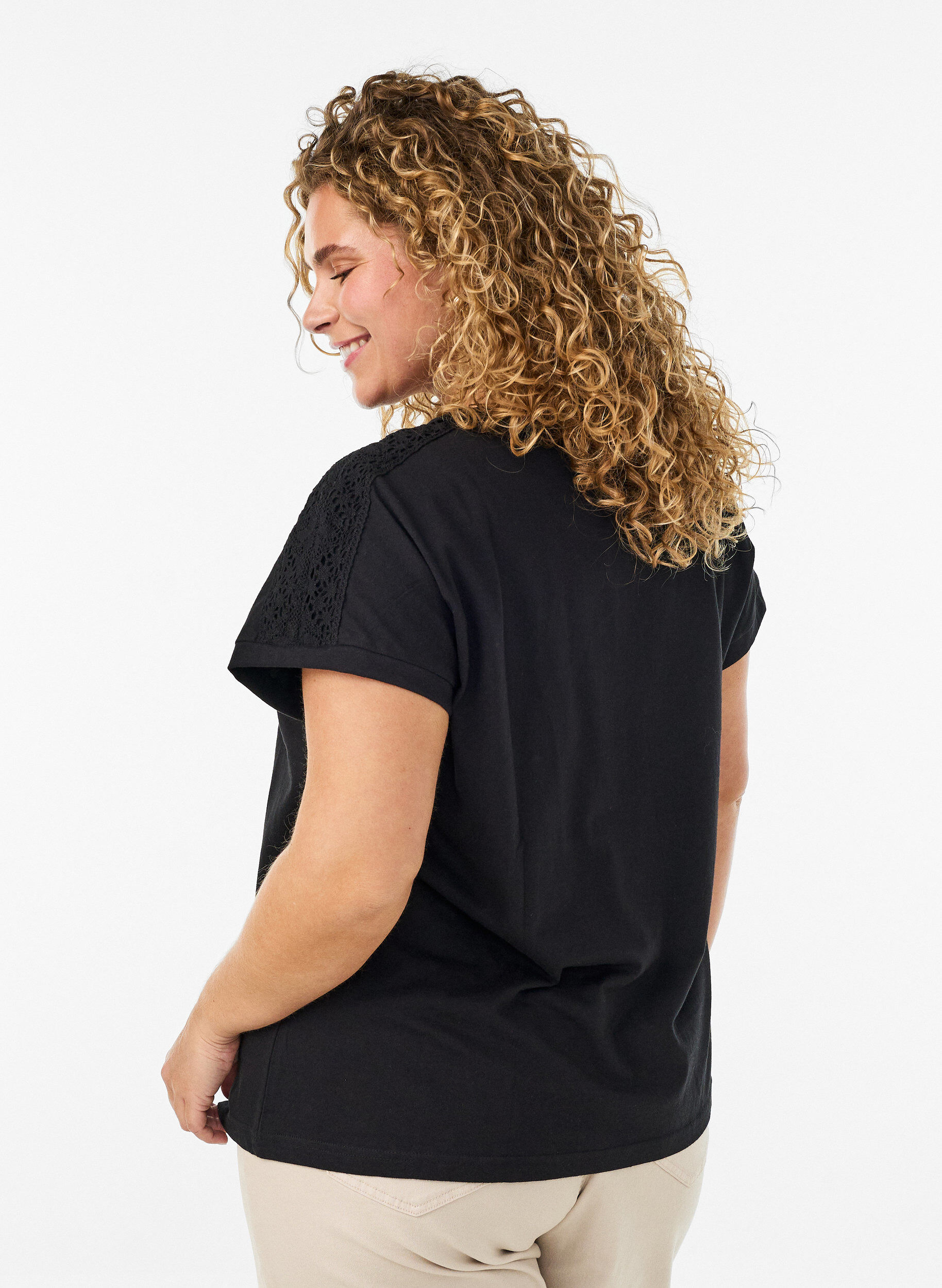 ZizziT-shirt i bomuld med crochetdetalje, Sort, Model image number 2