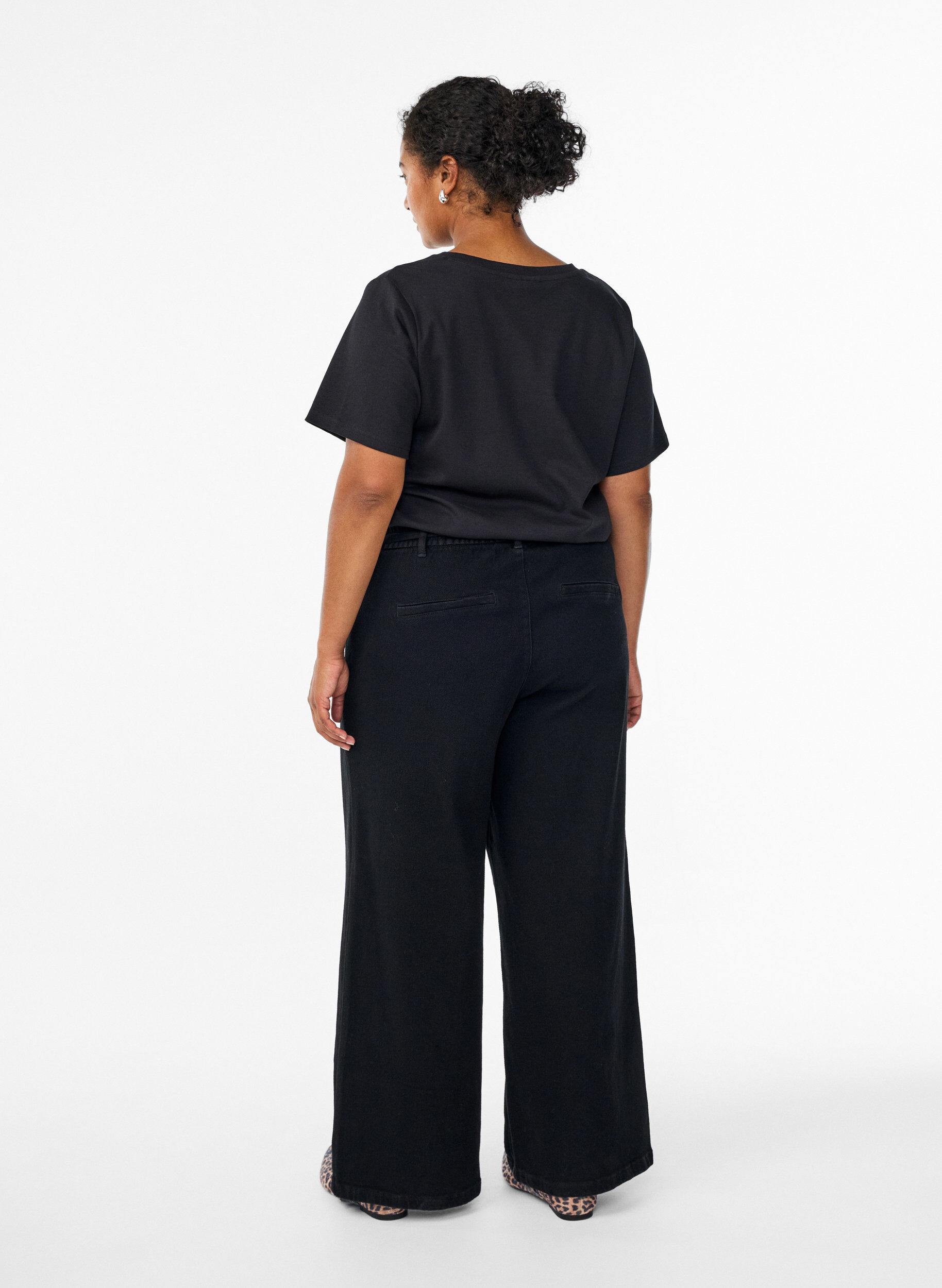 ZizziLoose fit jeans med elastisk talje og bindeb&aring;nd, Sort, Model image number 1