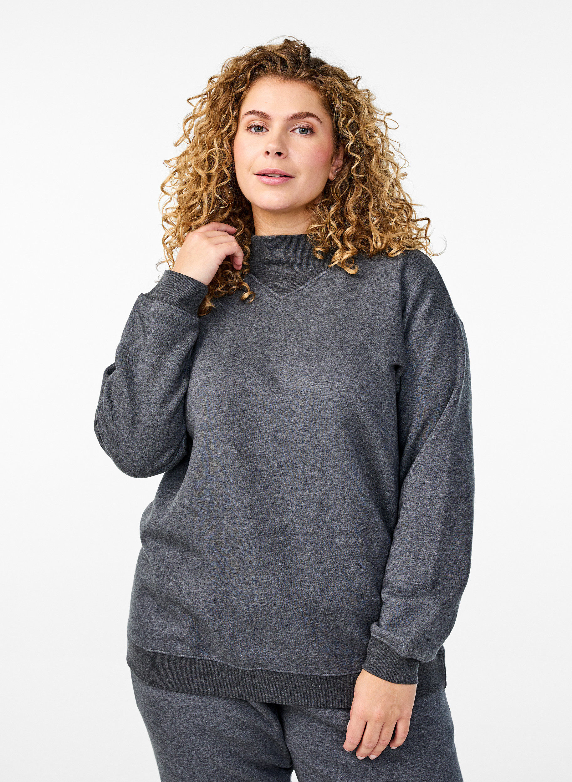 Zizzi Sweatshirt med h&oslash;j krave og lange &aelig;rmer, Gr&aring;, Model image number 0