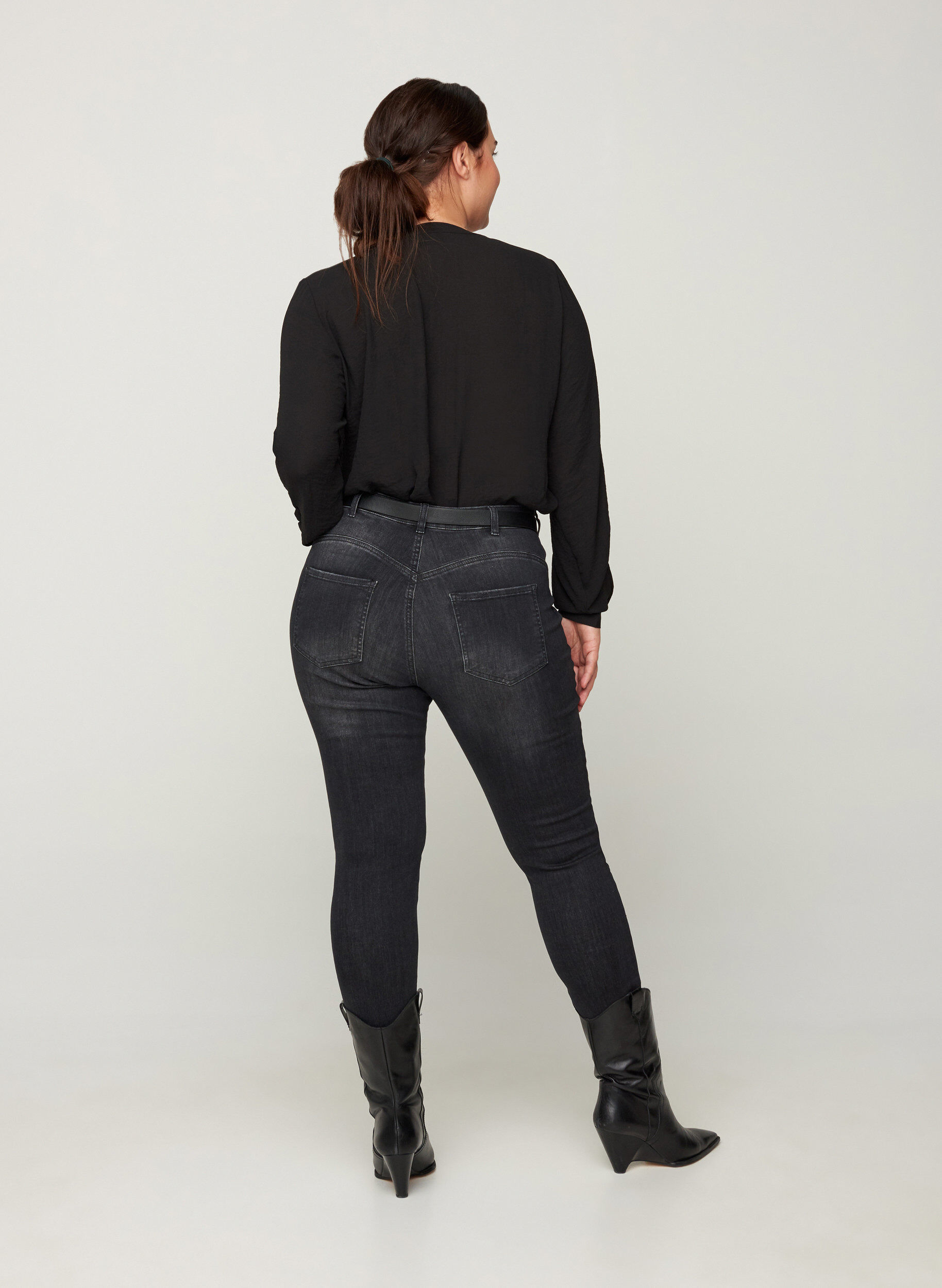 Zizzi Ekstra slim Amy jeans, Grey Denim, Model image number 0