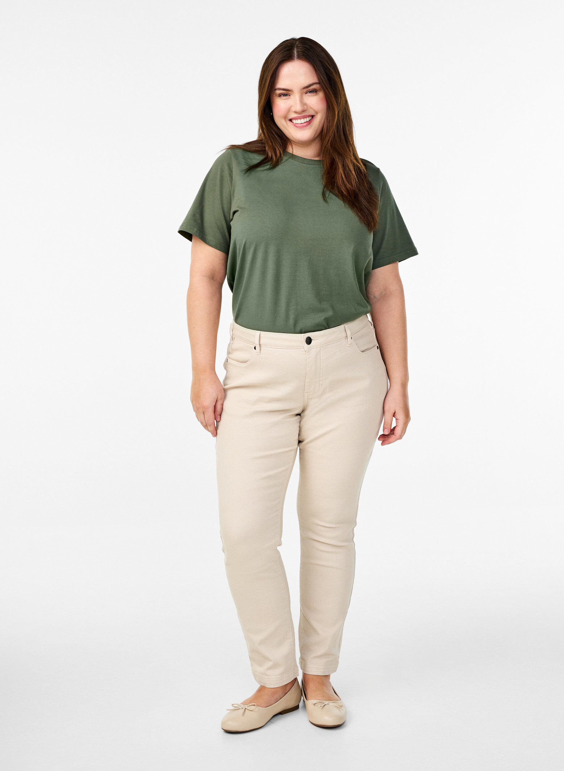 Zizzi T-shirt i &oslash;kologisk bomuld med rund hals, Thyme, Model image number 2