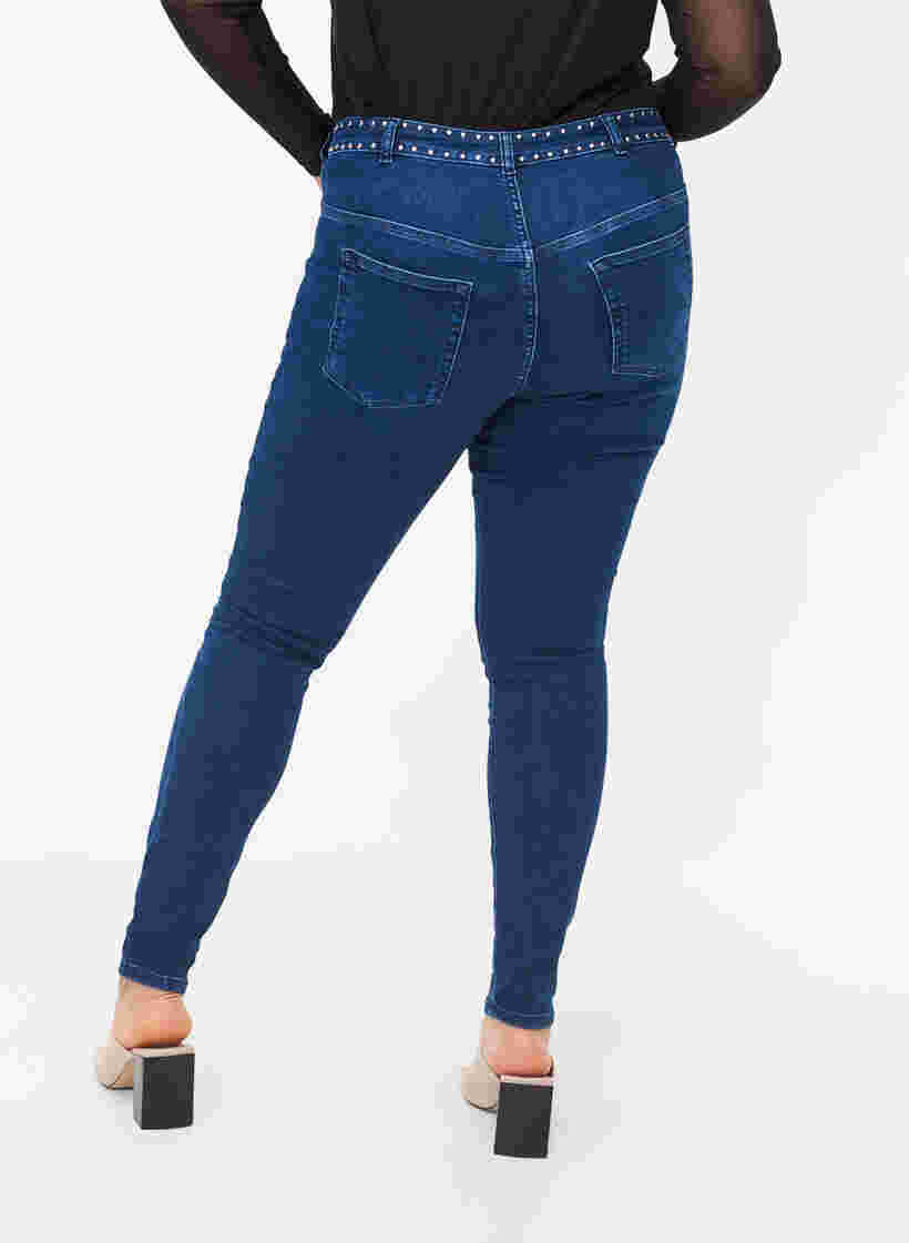 Super slim Amy jeans med nitter, Dark blue, Model image number 1