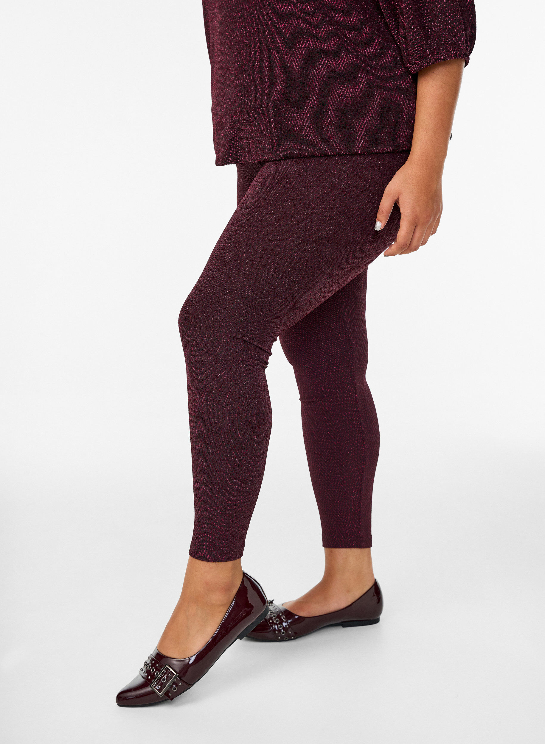 Leggings med glitterm&oslash;nster, M&oslash;rk Bordeaux, Model