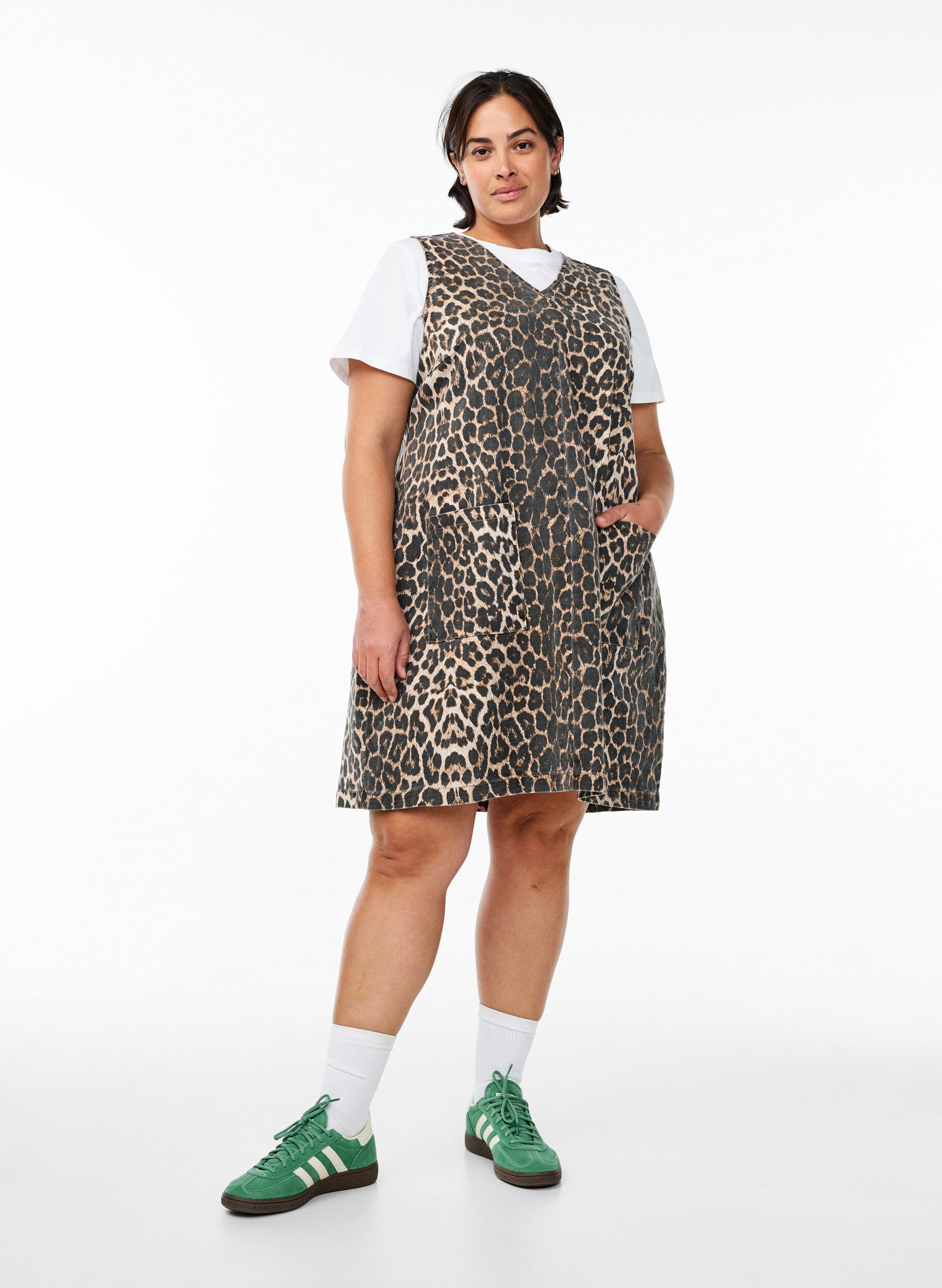 Zizzi Spencerkjole med lommer og leopardprint, Brun, Model image number 1