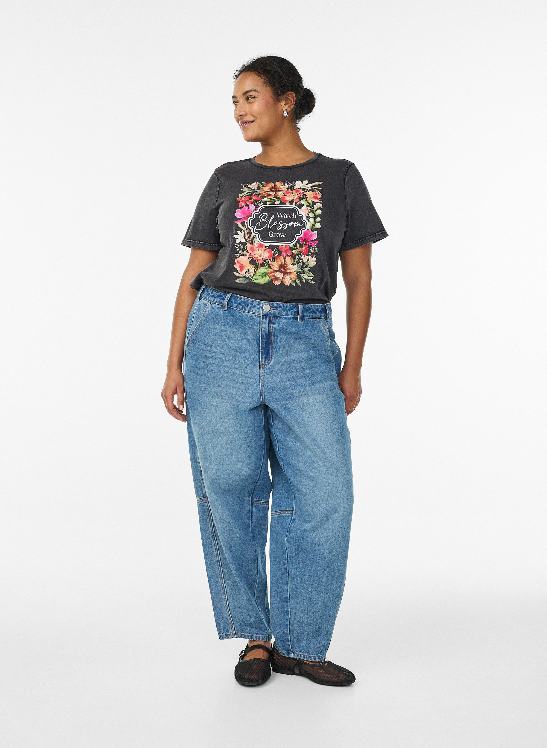 Zizzi T-shirt i &oslash;kologisk bomuld med print washed effekt, Gr&aring;, Model image number 1