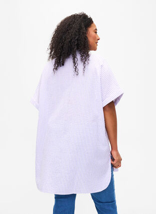 Stribet skjorte med brystlommer, White/LavenderStripe, Model image number 1