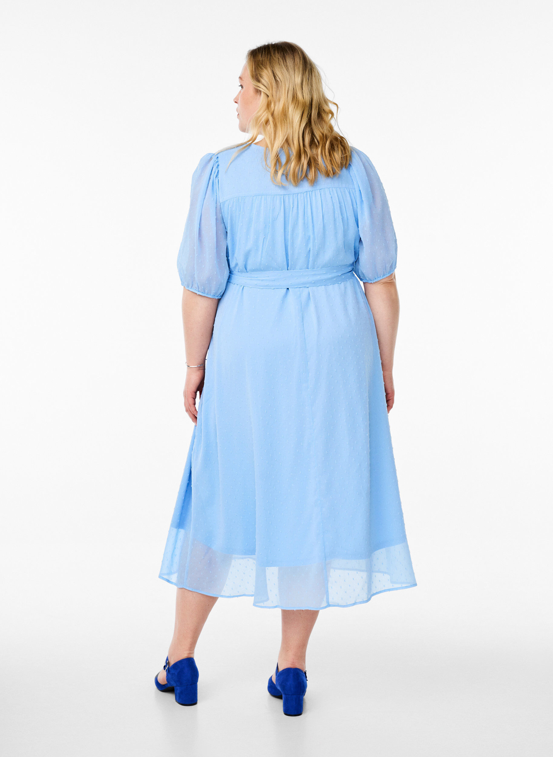 ZizziMidikjole med v-hals og bindeb&aring;nd, Bl&aring;, Model image number 1