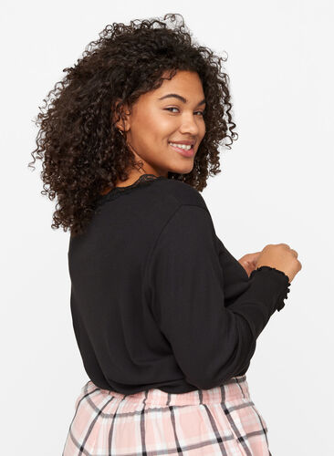 Tætsiddende bluse med blondekant, Black, Model image number 1