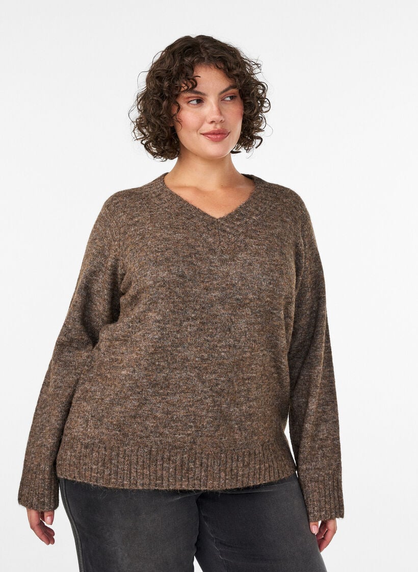 Striktr&oslash;je med V-hals, Brun, Model image number 0