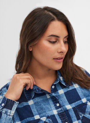 Ternet skjorte med brystlommer i bomuld , Blue/Black Check, Model image number 2