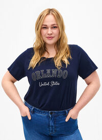 Bomulds t-shirt med tekst, Navy B. Orlando, Model