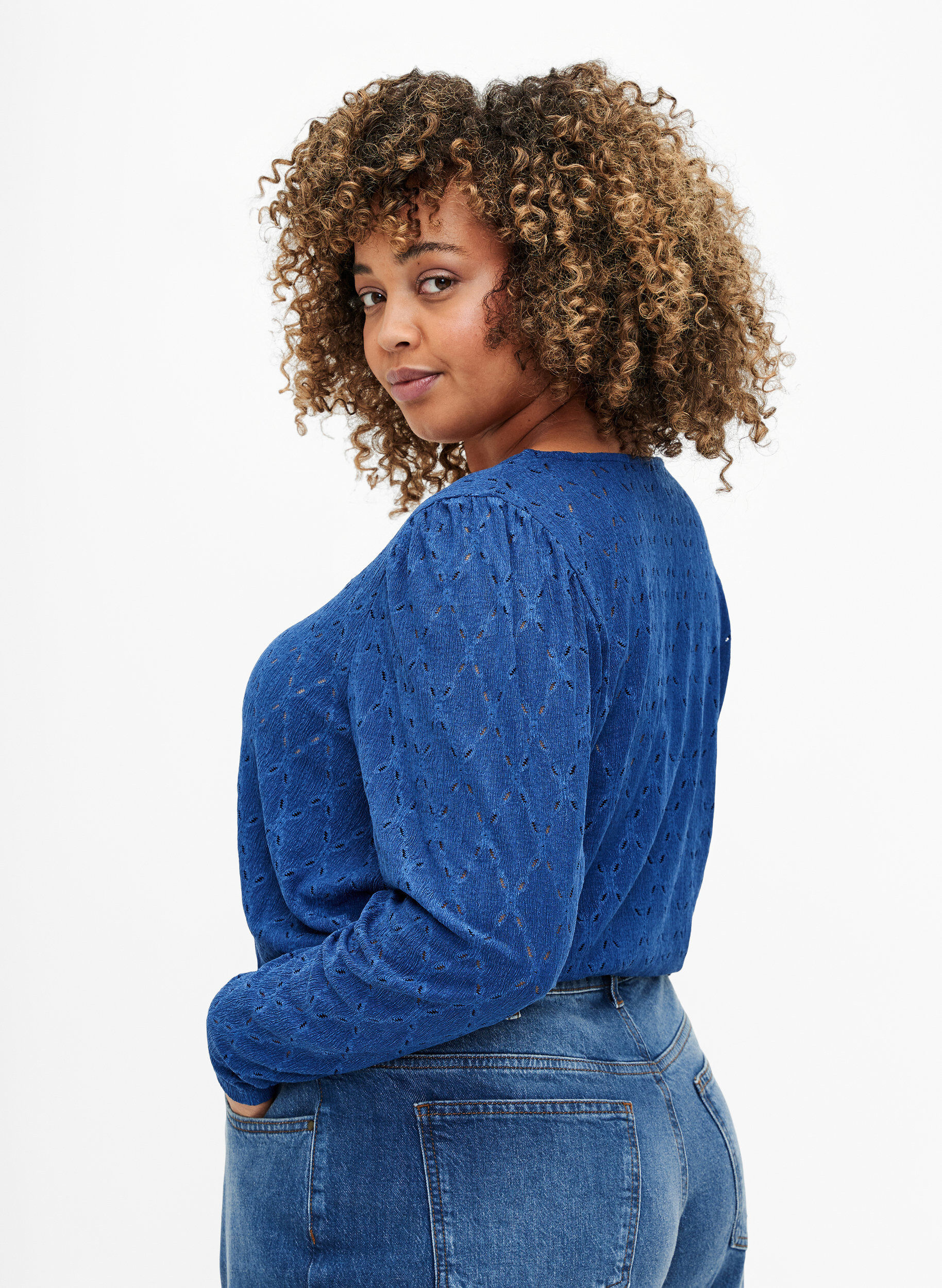 Zizzi V-hals bluse med hulm&oslash;nster, Limoges, Model image number 1